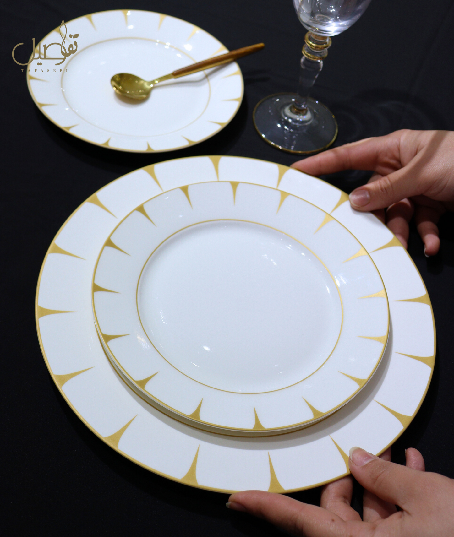 Service d’assiettes 18 pièces pointes dorées – photo 5 | TAFASSEL