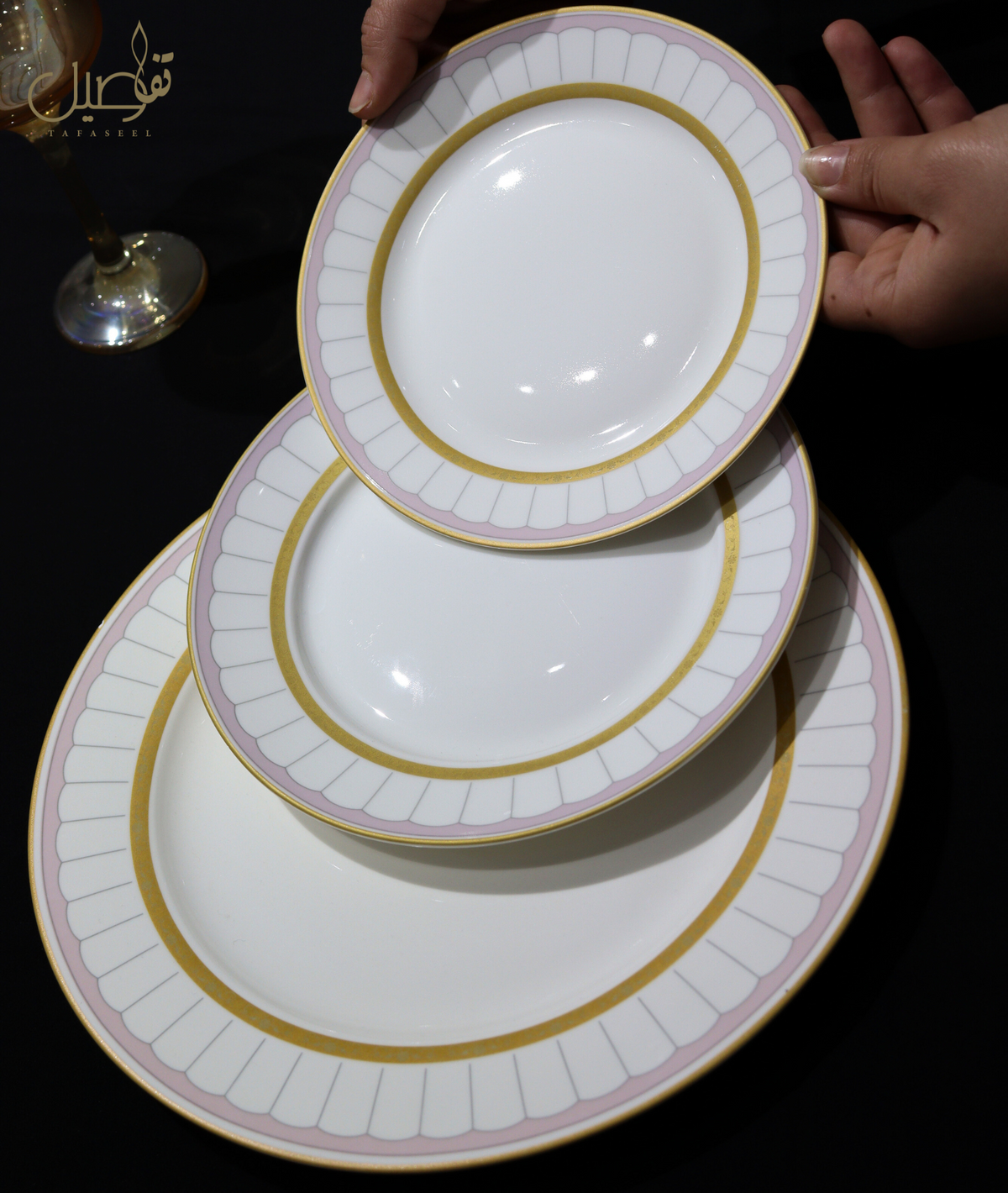 Service d’assiettes 18 pièces rose et blanc – photo 4 | TAFASSEL