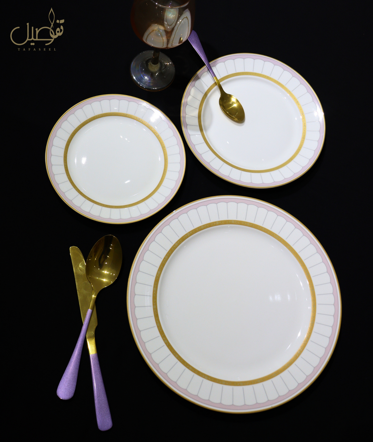 Service d’assiettes 18 pièces rose et blanc – photo 5 | TAFASSEL