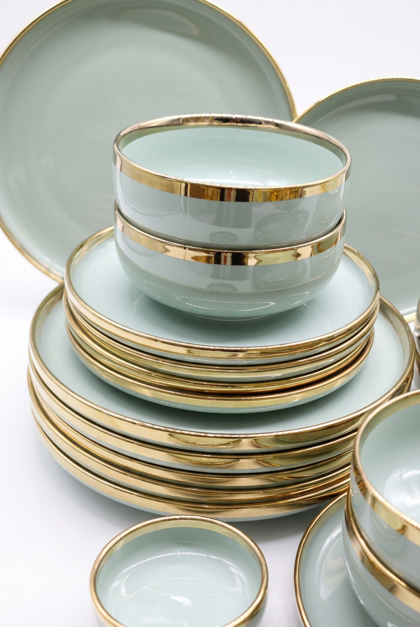 Vaisselle porcelaine à liseré élégant – photo 3 | TAFASSEL